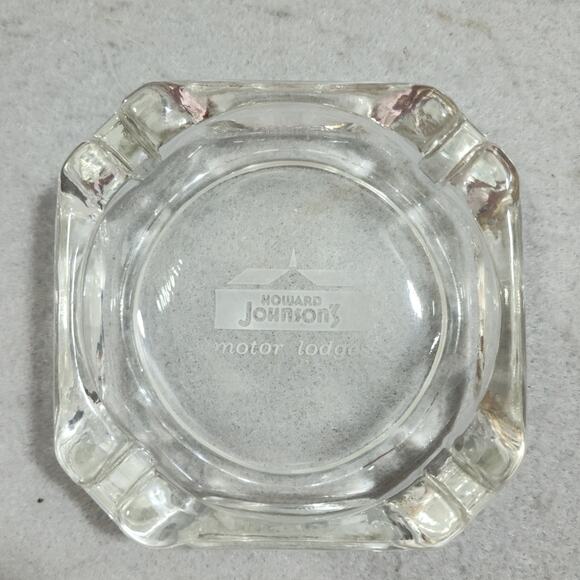 HOWARD JOHNSON'S MOTOR LODGES Advertising Clear Glass 4 Notch Ashtray - Picture 1 of 6